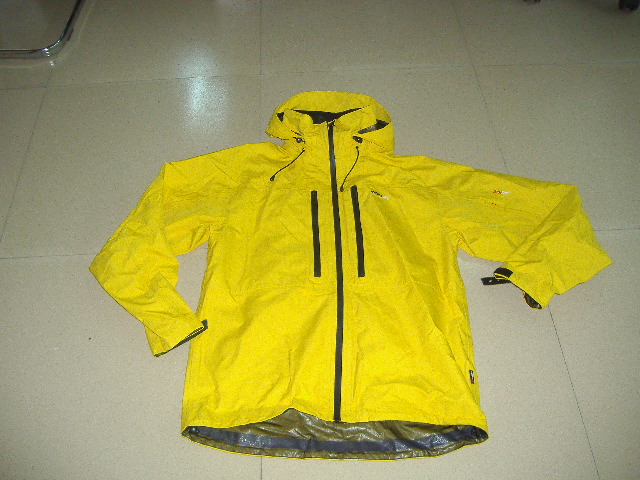 WOMEN'S RAIN JACKET